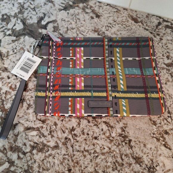 Vera Bradley wristlet - Picture 1 of 7